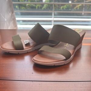 Italian Shoemakers Olive Wedge Sandals NWT